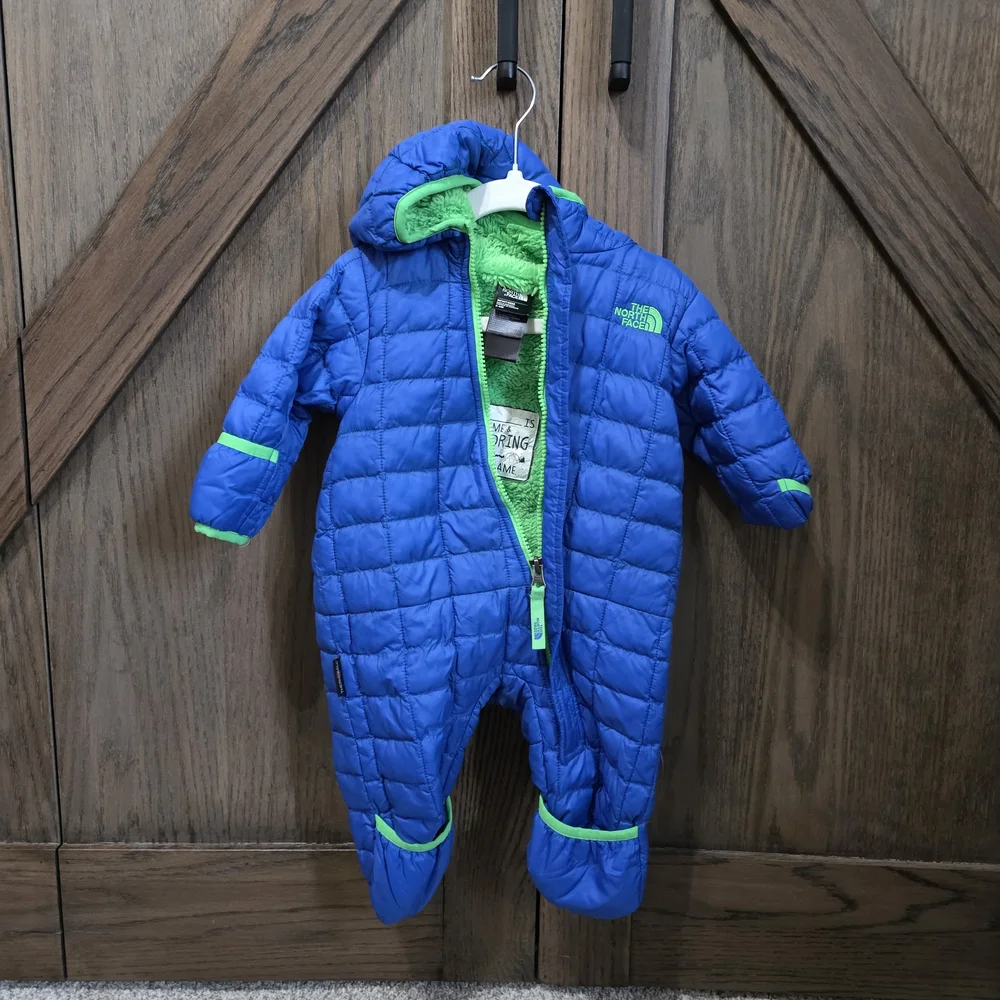 The North Face Thermoball Snowsuit - Picture 1 of 2